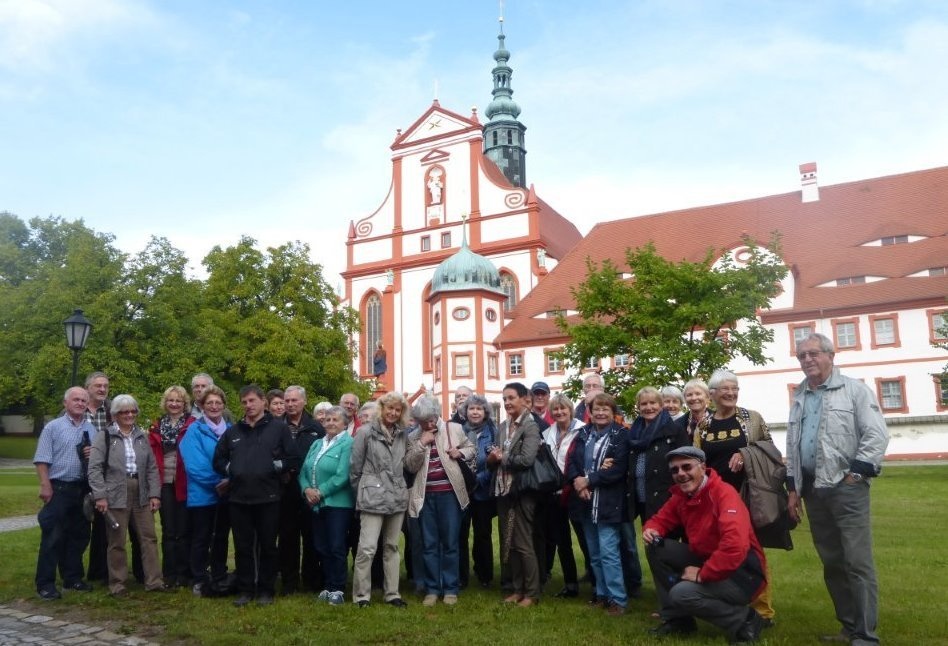 Die KGV-Reisegruppe besichtigte auch das wunderschön restaurierte Zisterzienser-Kloster St. Marienstern in der Nähe von Bautzen, das durch seine Ausmaße und seine wechselvolle Geschichte tiefen Eindruck hinterließ.         Foto: Y.Saibold